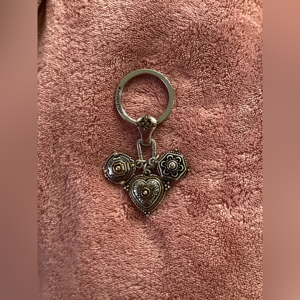 Brighton Ornate Key Holder with Vintage Design
